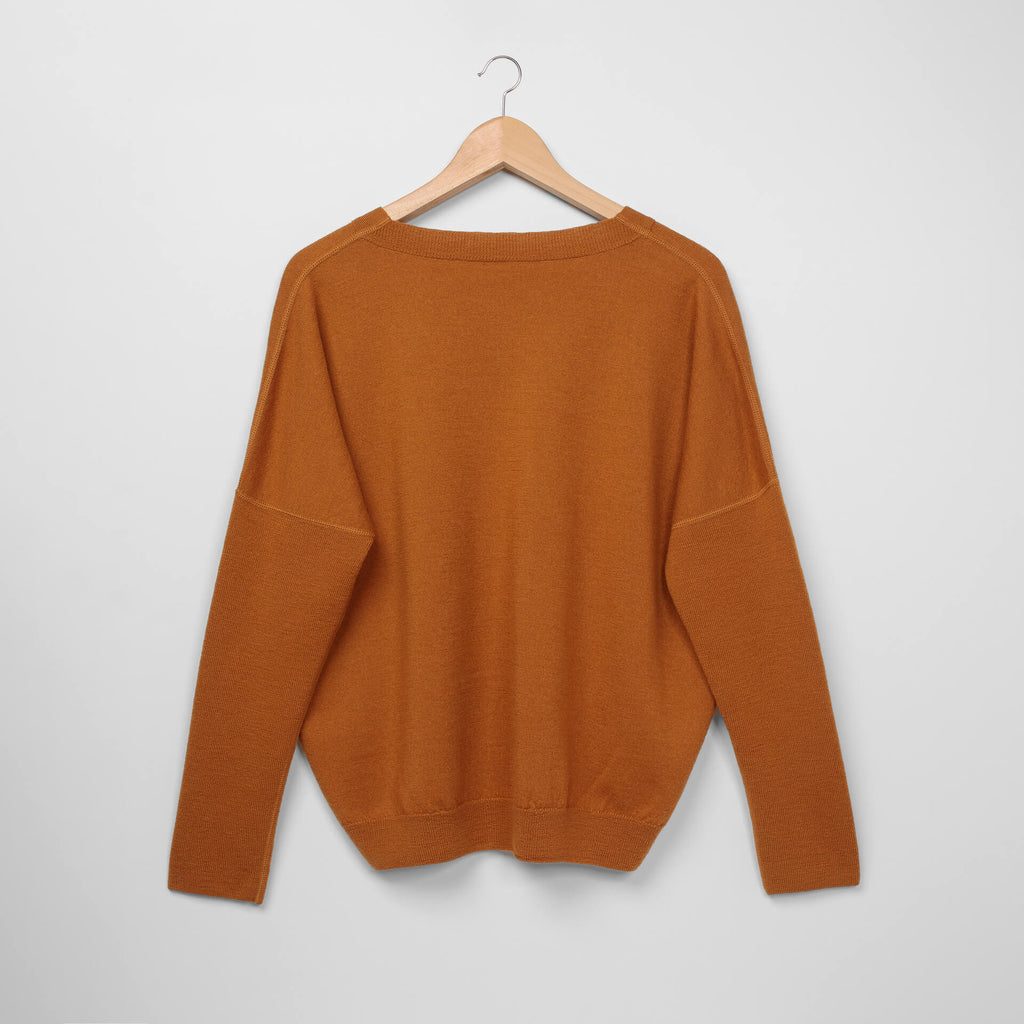 AVA pullover maple leaf